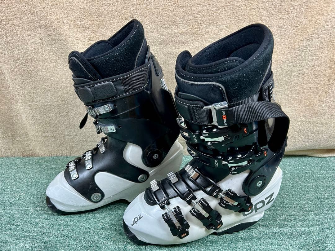 UPZ RC10 スノーボードハードブーツ