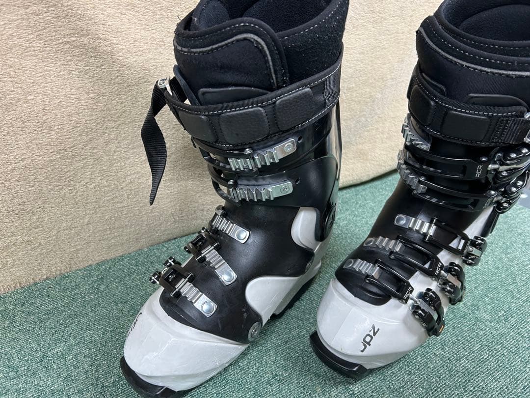 UPZ RC10 スノーボードハードブーツ