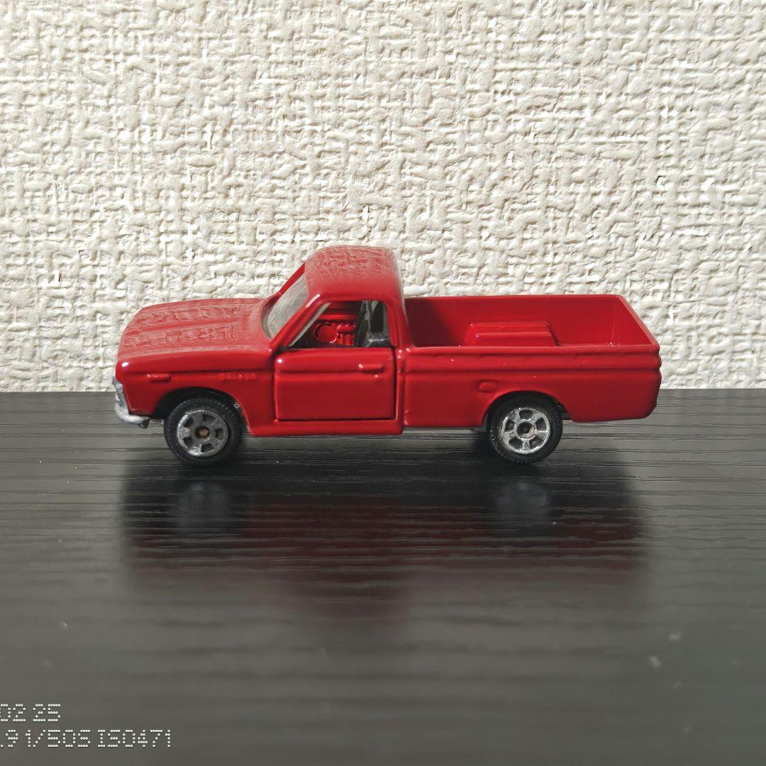 TOMICA　トミカ　ダットサン　トラック　赤色　香港製