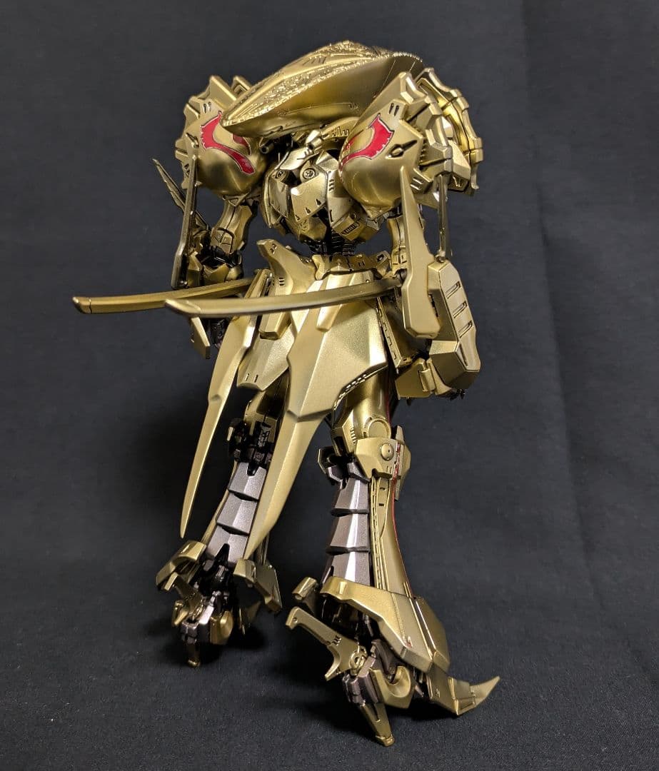 ボークス1/144ナイトオブゴールド塗装済完成品