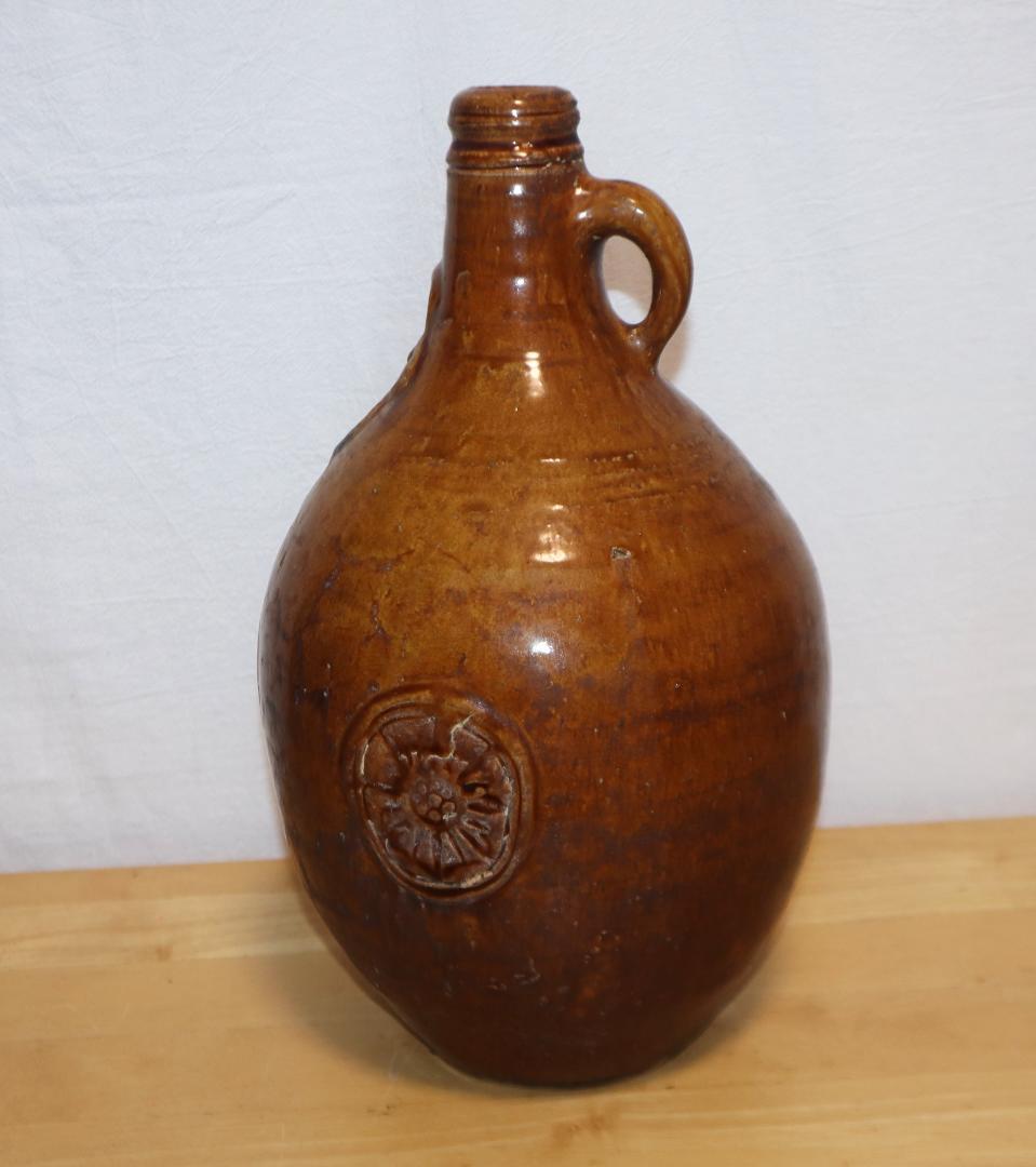 ジャワ島沖、海上がりの瀬戸の髭徳利