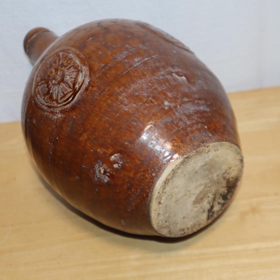 ジャワ島沖、海上がりの瀬戸の髭徳利