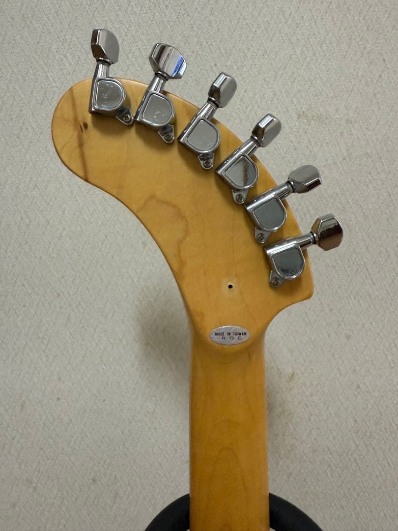 FERNANDES エレキギター 赤 ロックピン付き　ゾウさんギター