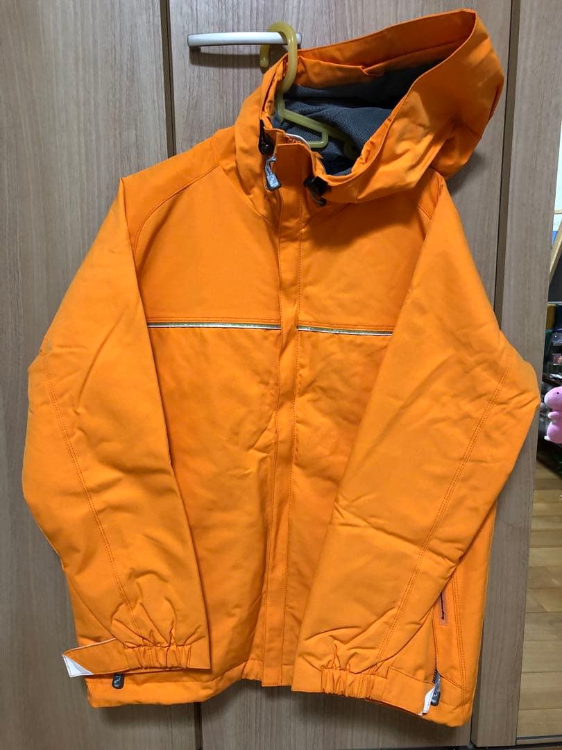 スキー スノボウェア(レディース用)手袋、パス入れ付き