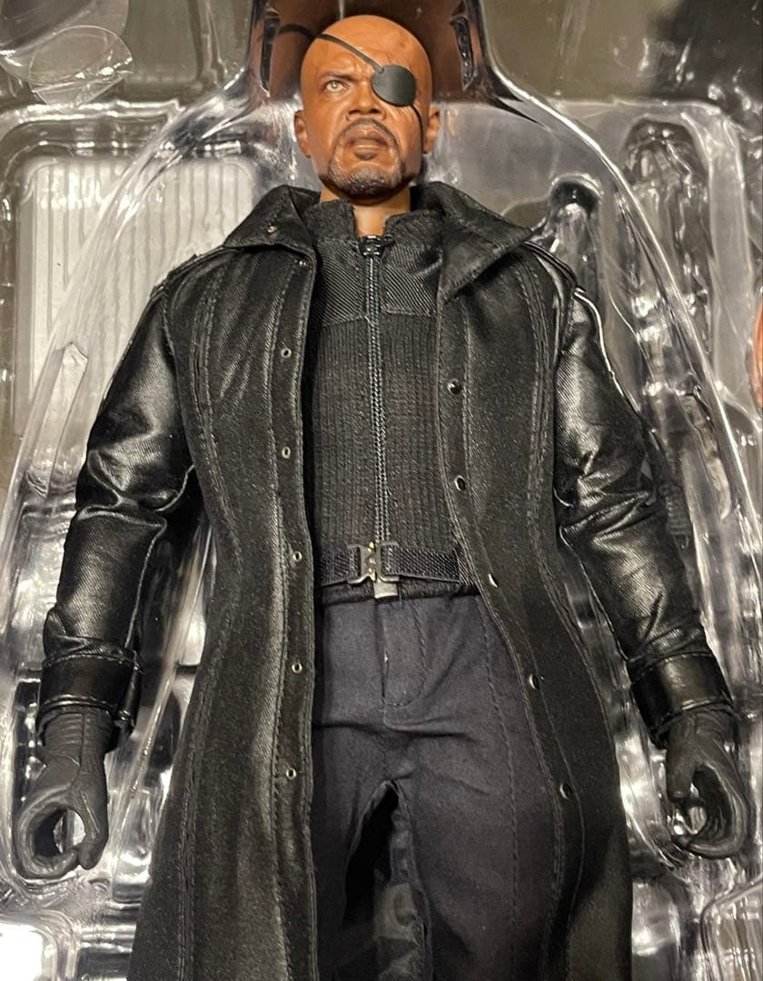 ホットトイズ 『アベンジャーズ』 １／６スケールフィギュア　ニック・フューリー