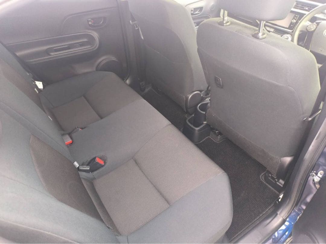 トヨタ アクア低走行大阪府