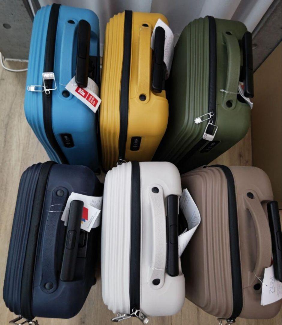 ♦新品♦ スーツケース イタリア製 グリーン 機内持込OK キャリーバッグ