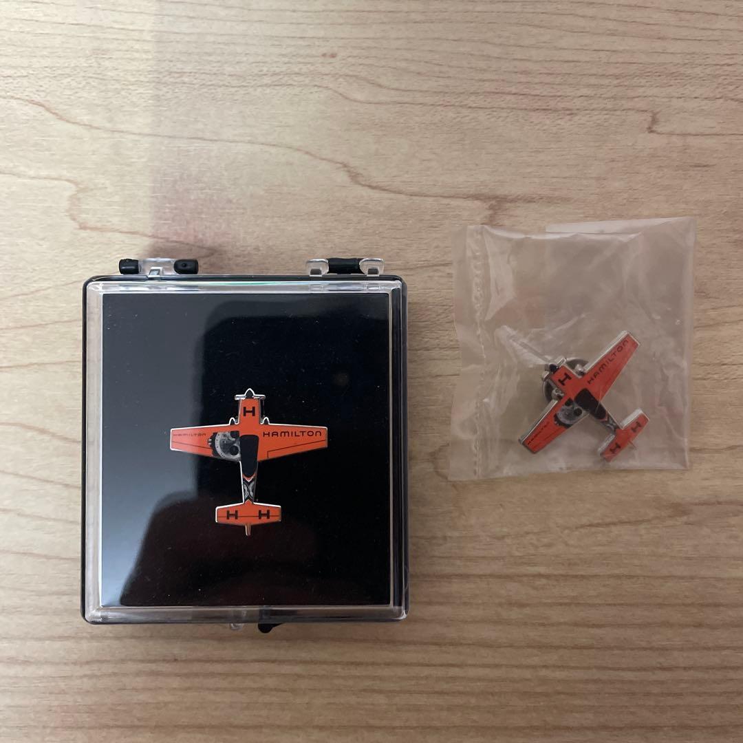 ハミルトン　飛行機　金属製模型　2機セットおまけピンバッジ付き