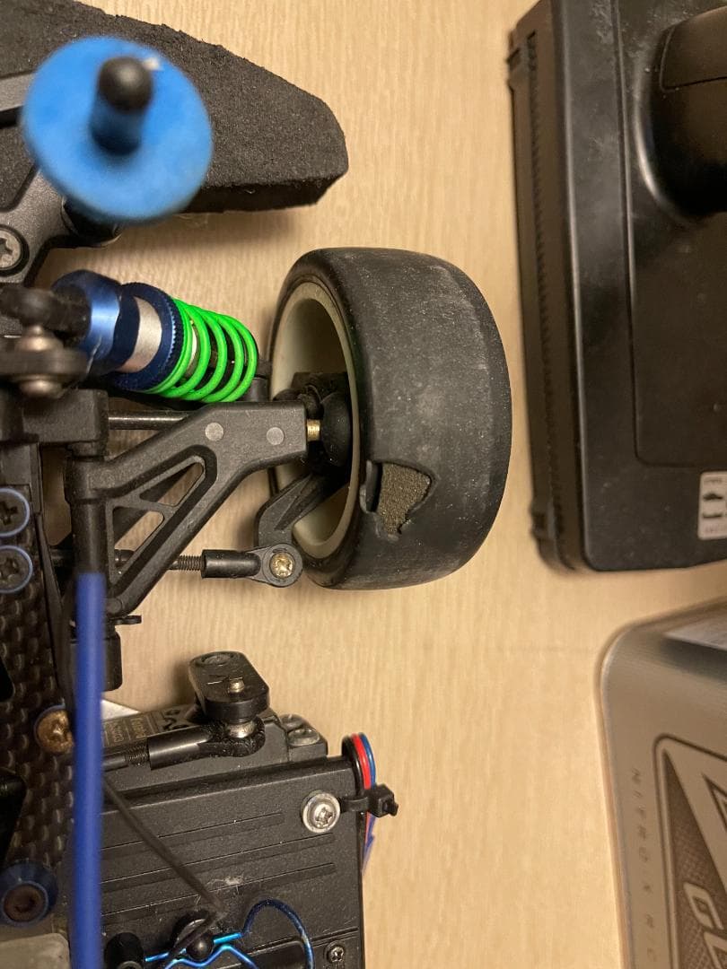 エンジンラジコンカー 京商　v-one