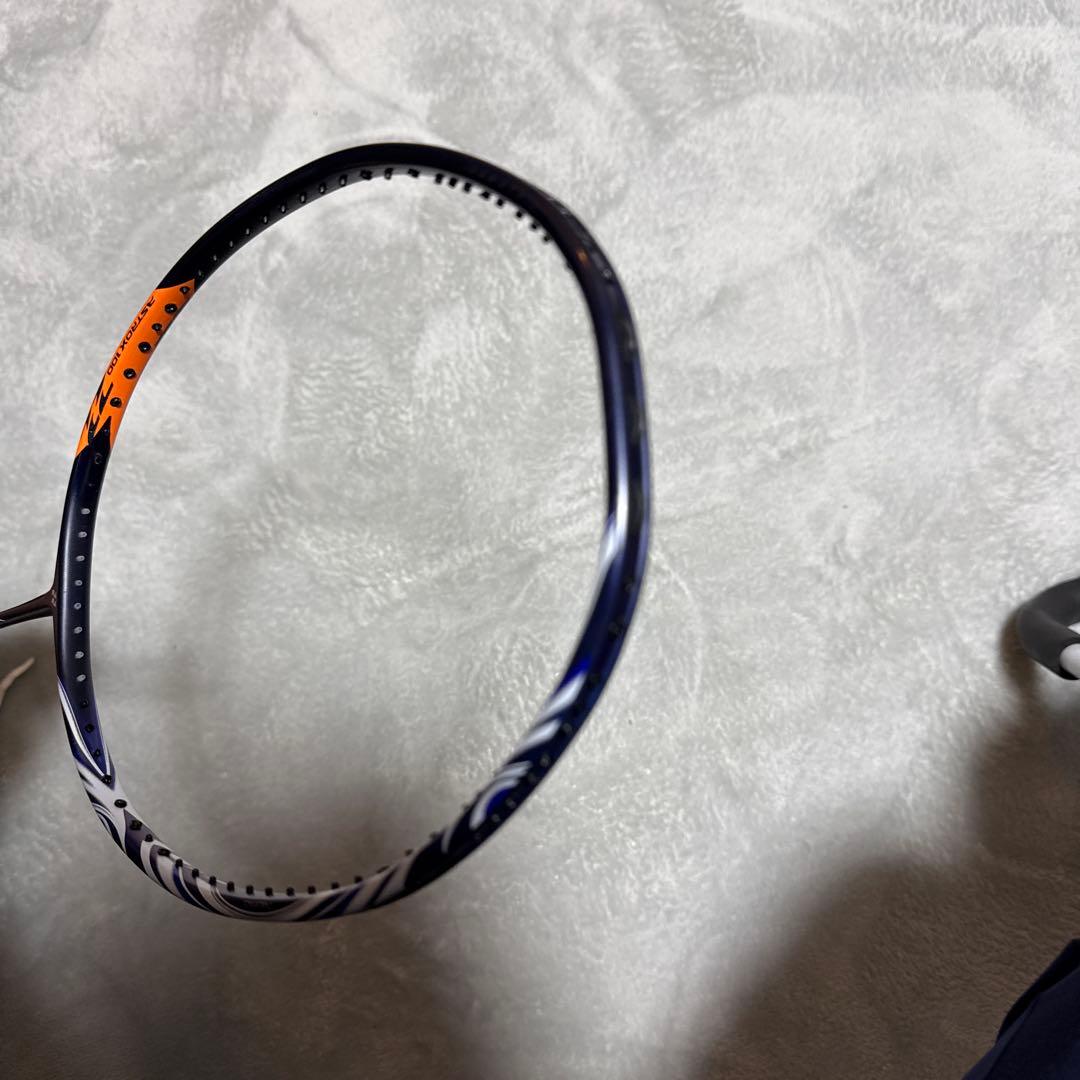 ヨネックス アストロクス100zz 4UG5