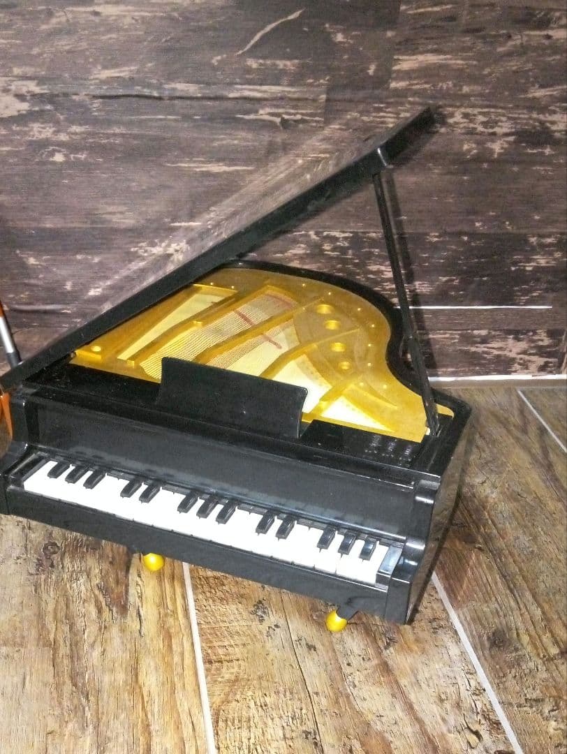 （美品）置物　バイオリンとピアノ　音楽　クラシック　演奏　弦楽器　鍵盤楽器