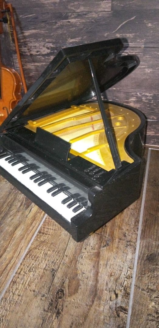 （美品）置物　バイオリンとピアノ　音楽　クラシック　演奏　弦楽器　鍵盤楽器