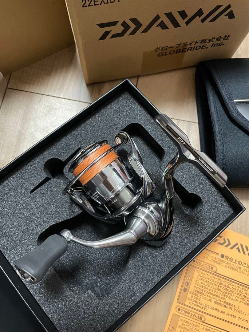 値下げ❗️現行モデル❗️ダイワ22イグジストLT2000S-P 極美品 付属品あり