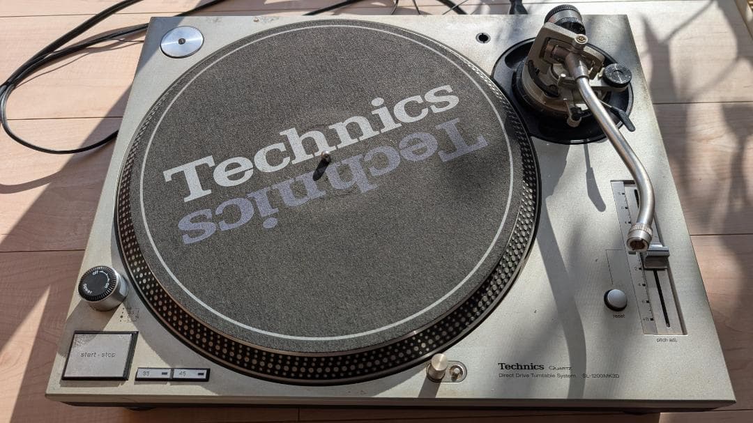 Technics SL-1200MK2 ターンテーブル
