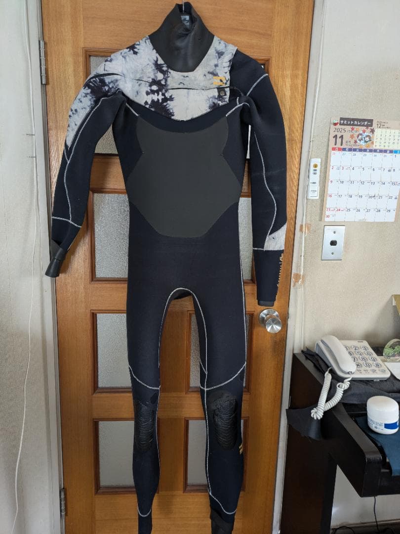 セミドライウェットスーツ