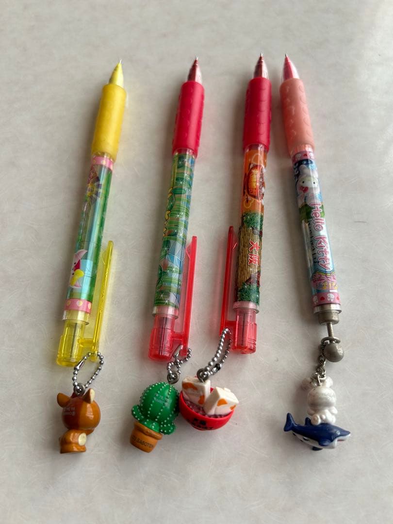 ハローキティご当地シャーペン16本セット