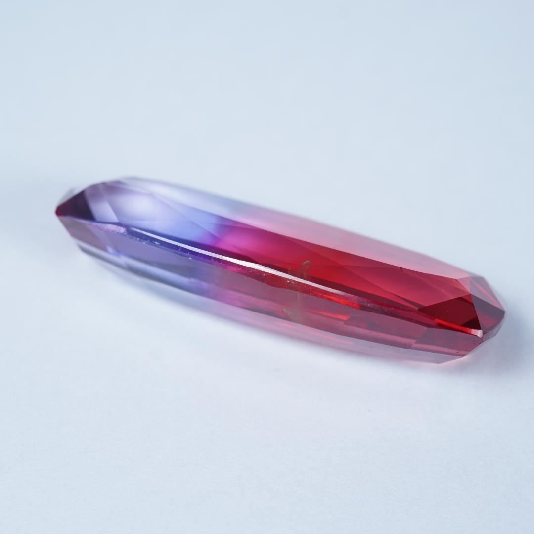 39.32ct　合成バイカラーサファイア