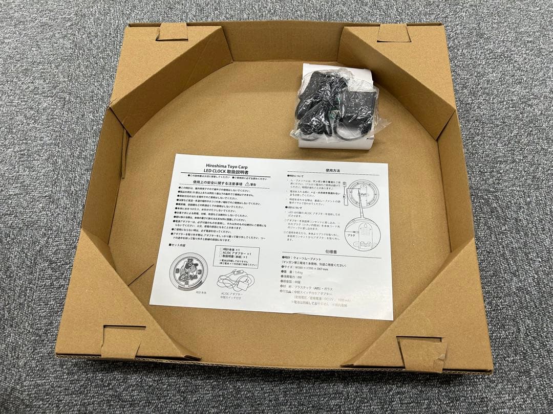 限定販売　広島東洋カープ　LED CLOCK ネオン　+ 新井監督ボブルヘッド