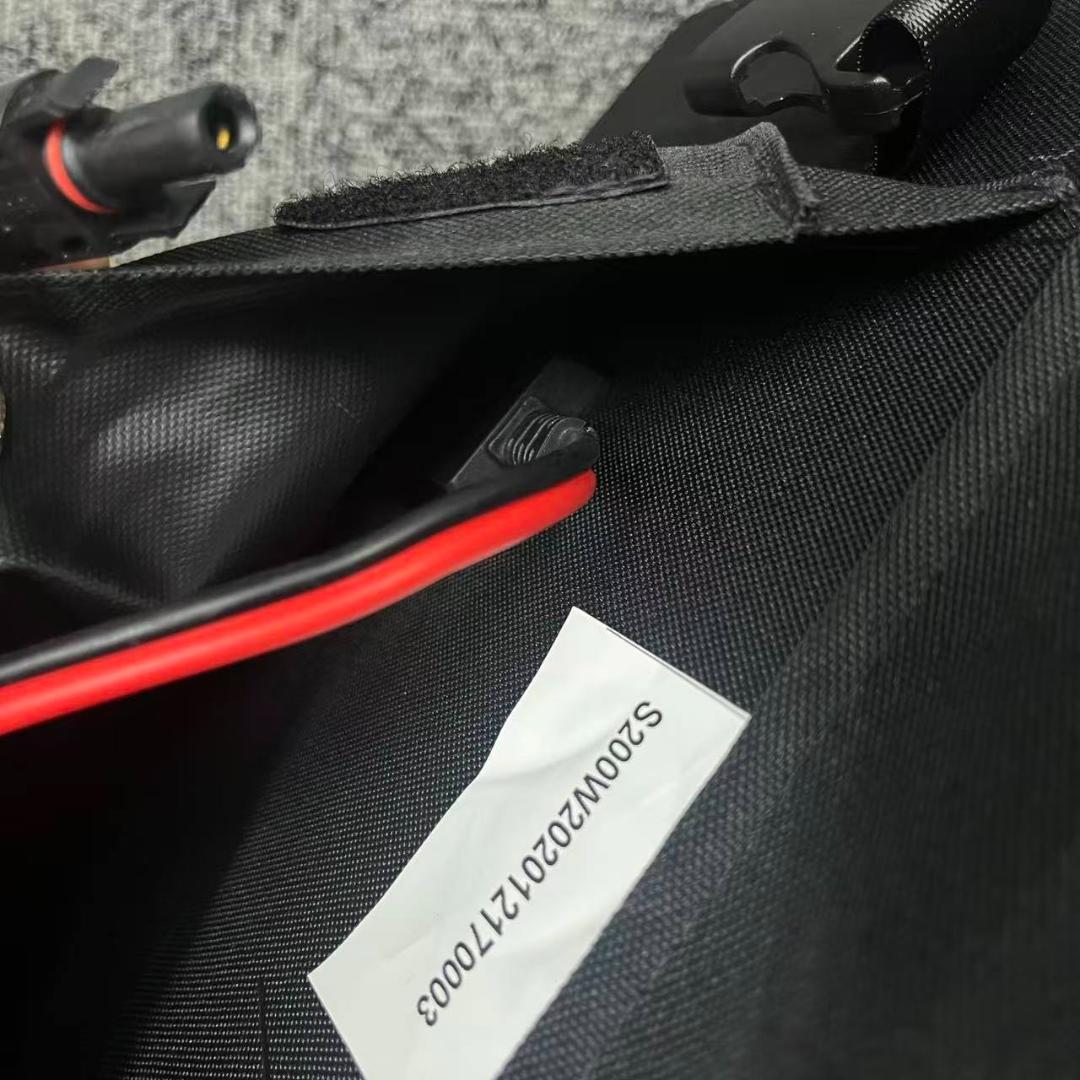 200W 折り畳みソーラーパネル MC4 IP67 防水 格安