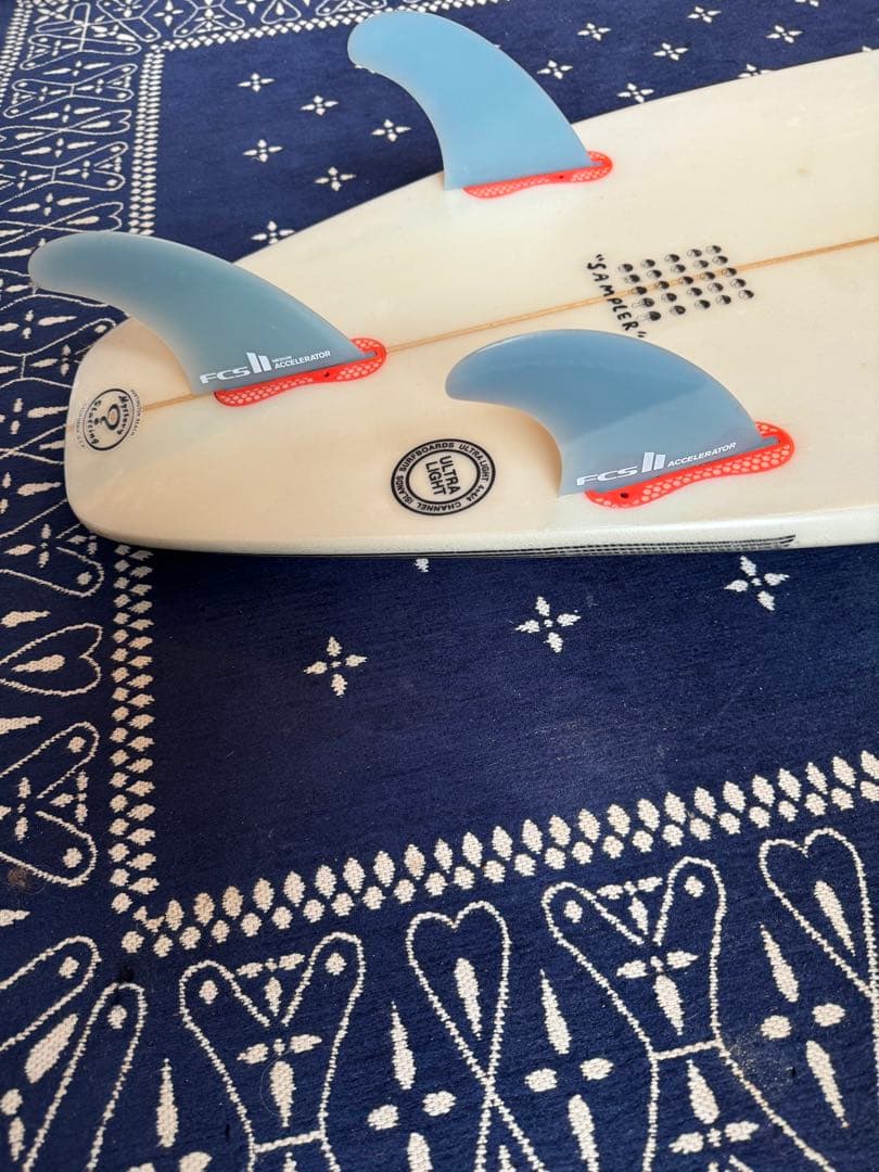 アルメリック 5'8\" トライフィンショートボード