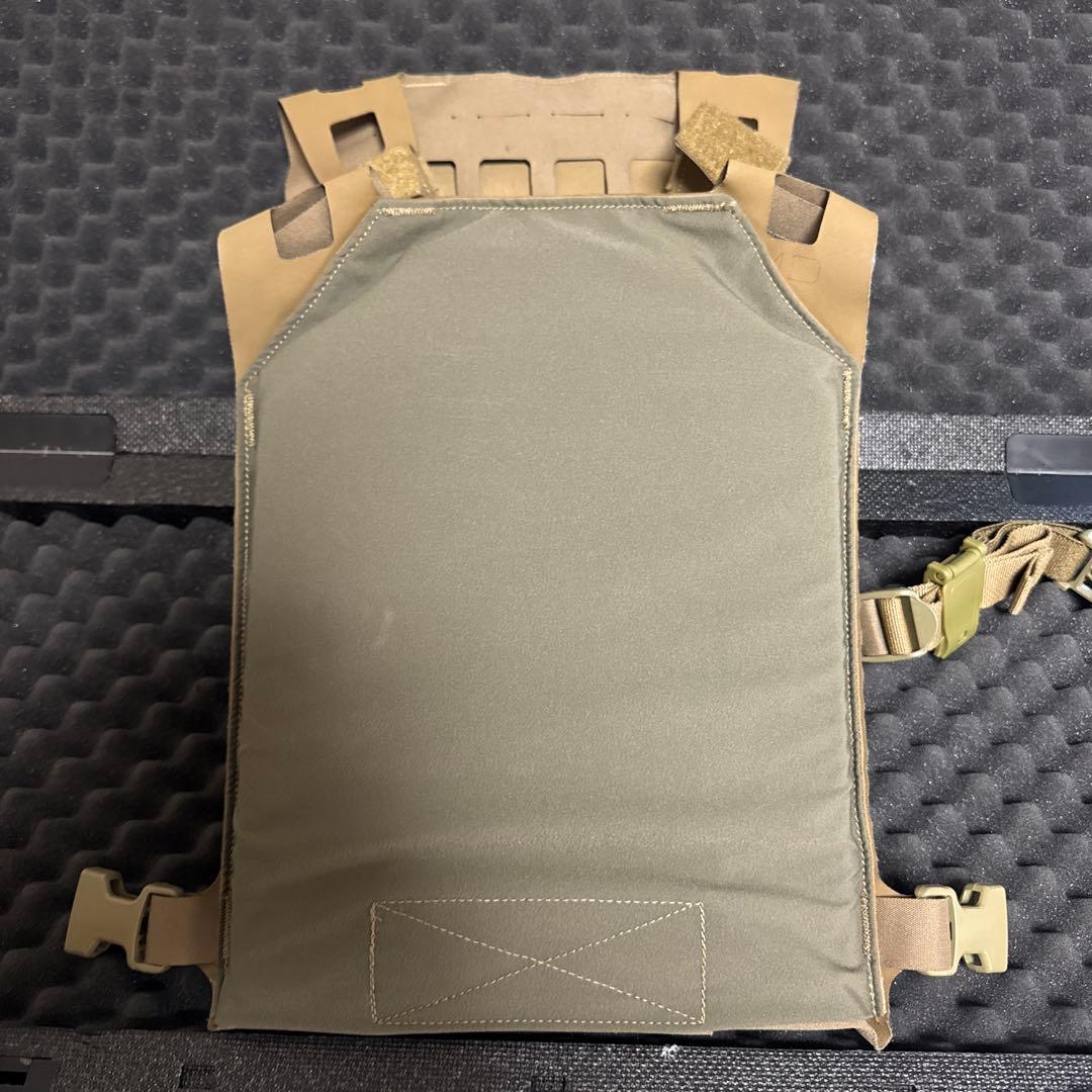 ブルーフォースギア　タンカラー プレートキャリア モジュラー対応