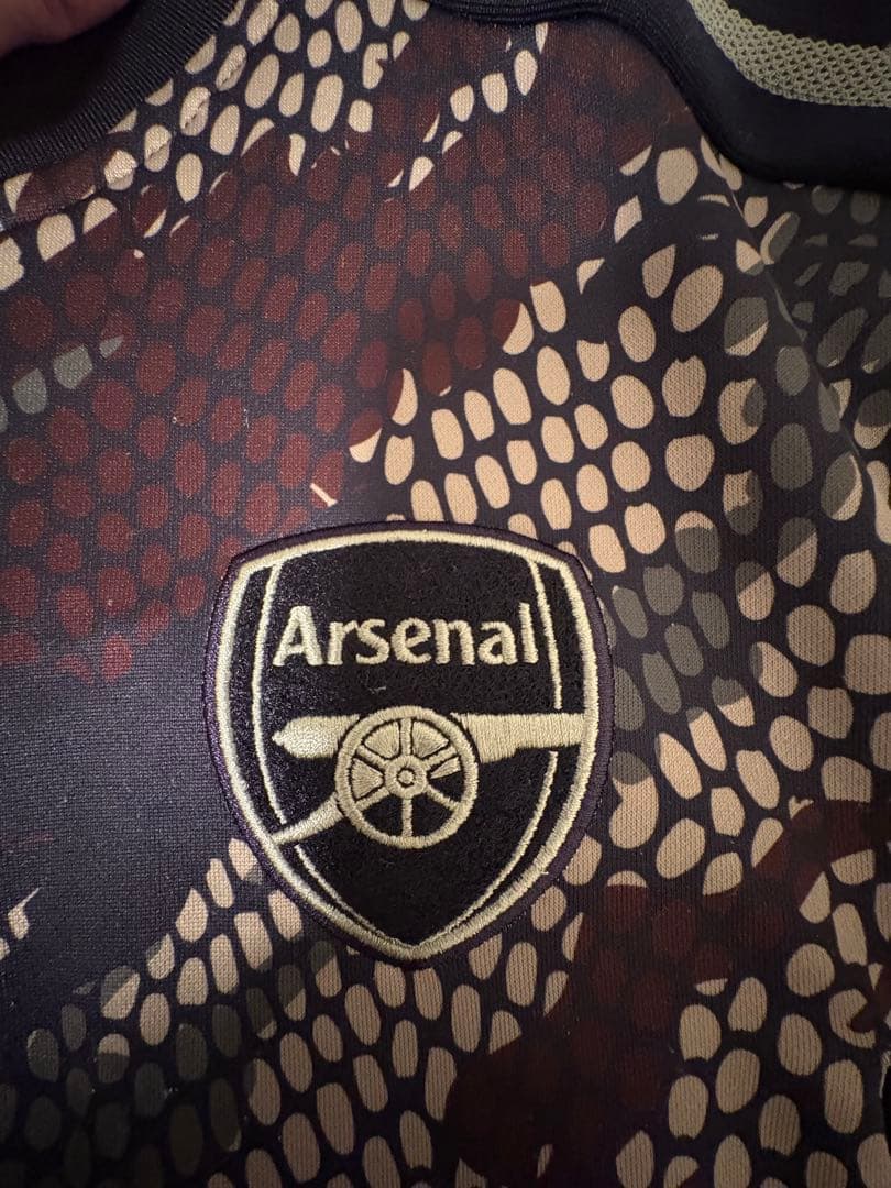 アーセナル　トレーニングトップ　マハリシ