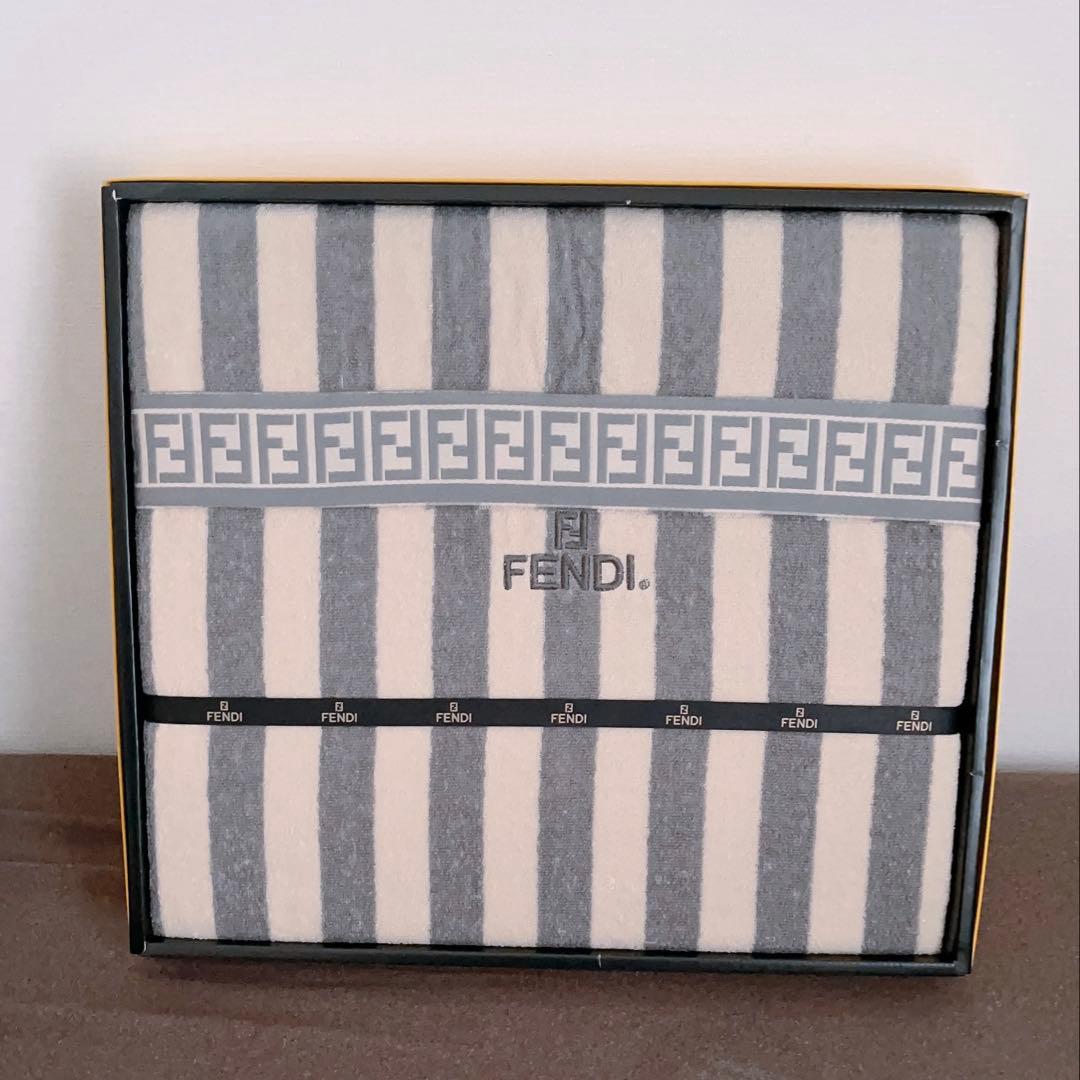 【未使用品】 2710592 FENDI タオルケット ボーダー柄 フェンディ