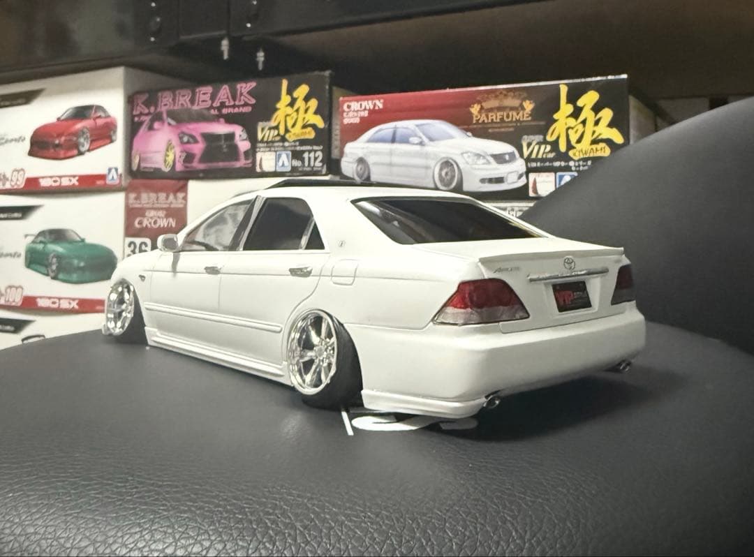 アオシマ GRS182 クラウン アスリート