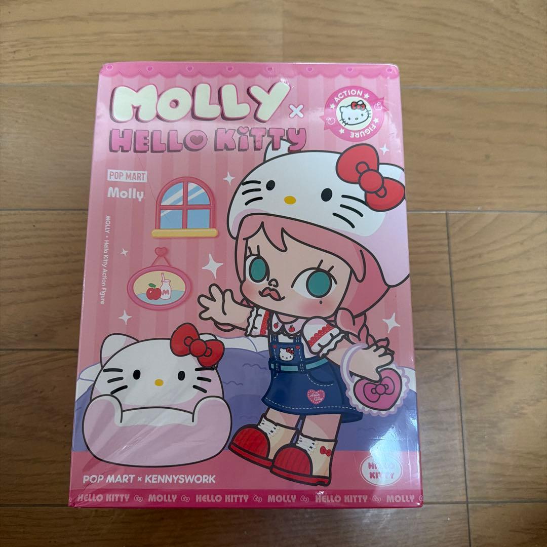 POP MART MOLLY × ハローキティ アクションフィギュア 限定版
