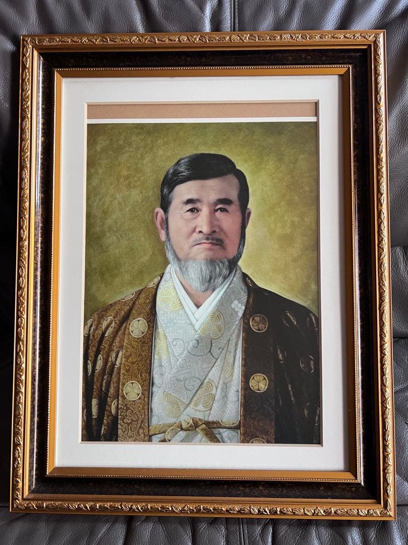 霊波之光　教祖肖像画