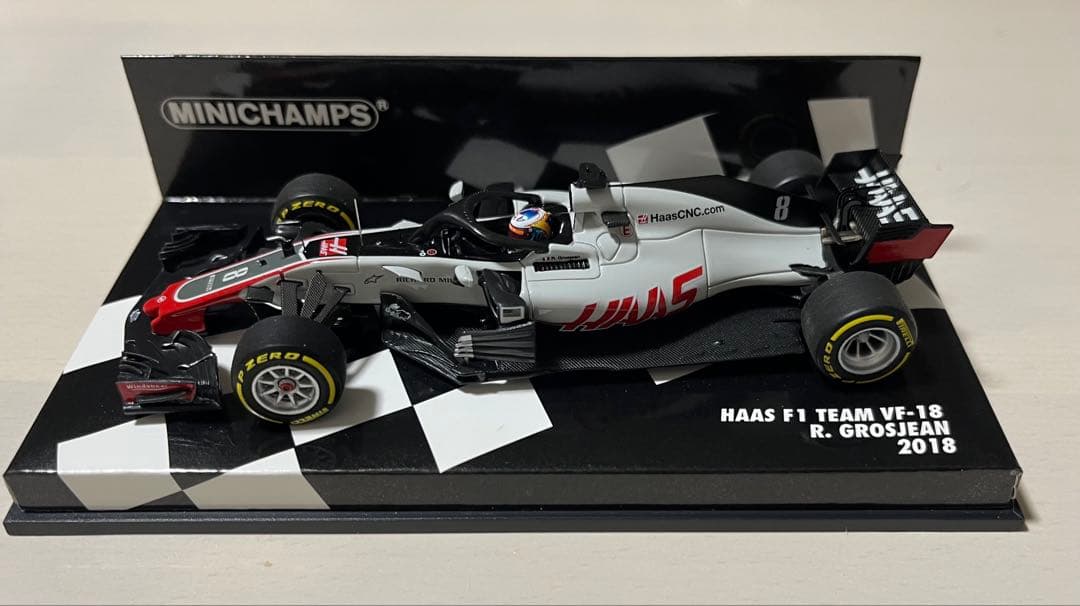 ミニチャンプスHAAS F1 VF-18 R. GROSJEAN 2018