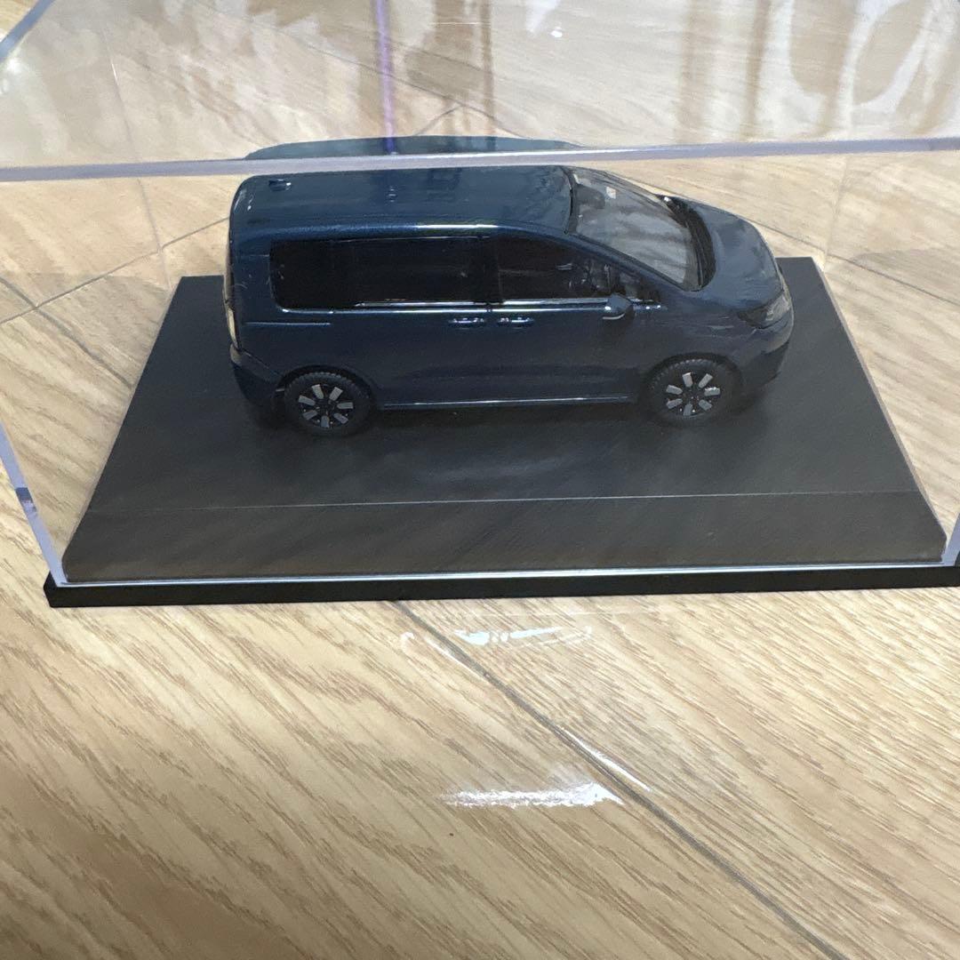 新型フリード　1/43 カラーサンプル