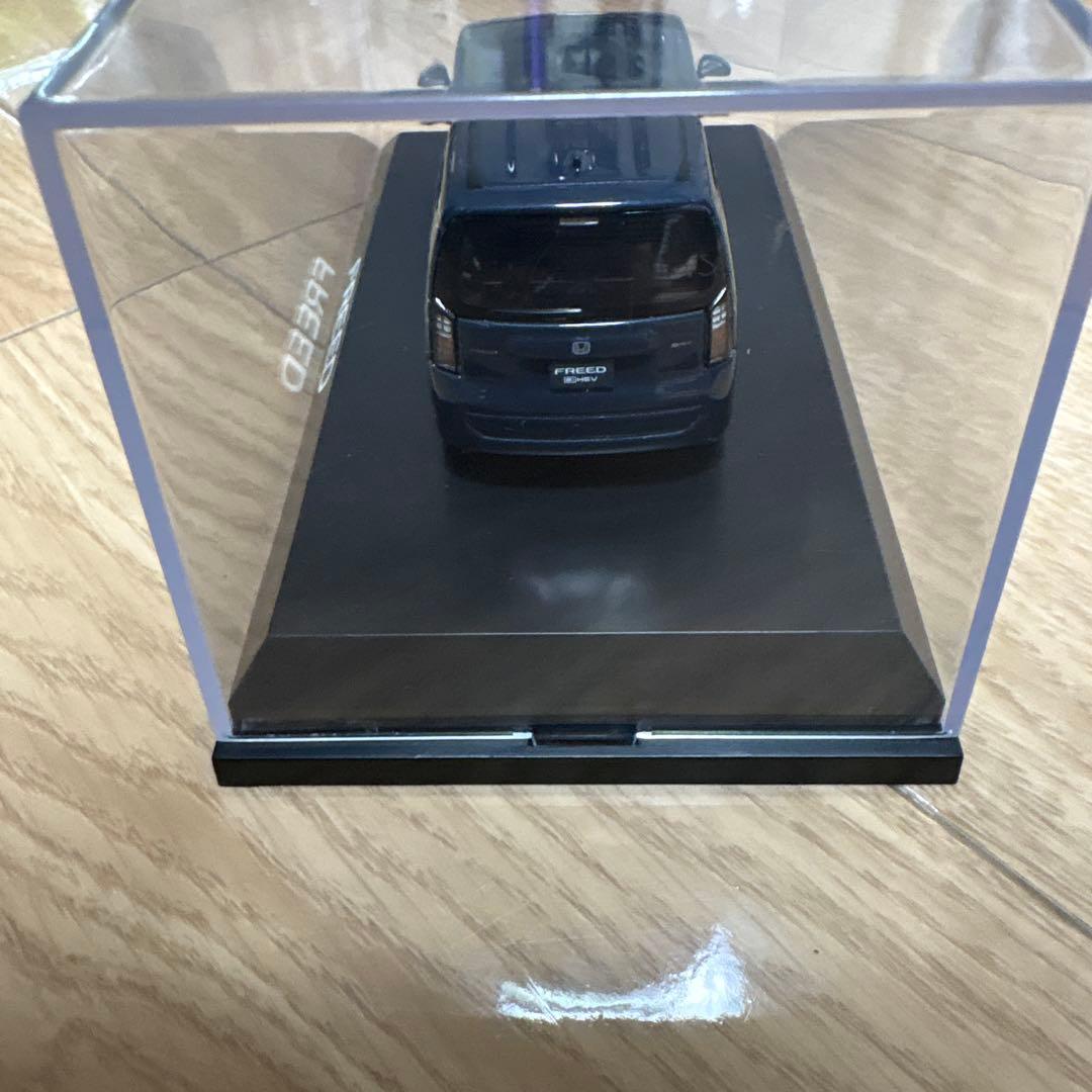 新型フリード　1/43 カラーサンプル