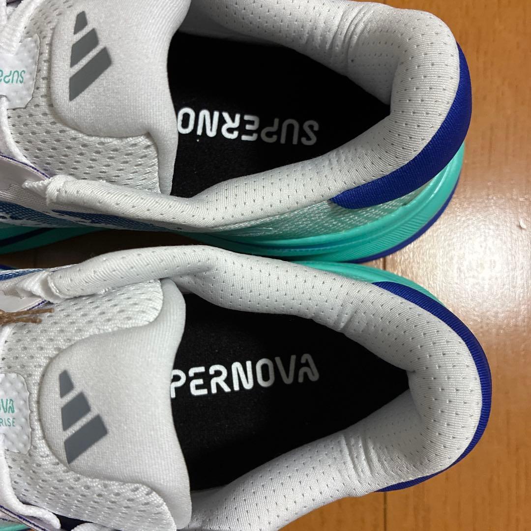 アディダス ランニングシューズ　スーパーノヴァ ライズ　ID3599【24.5】