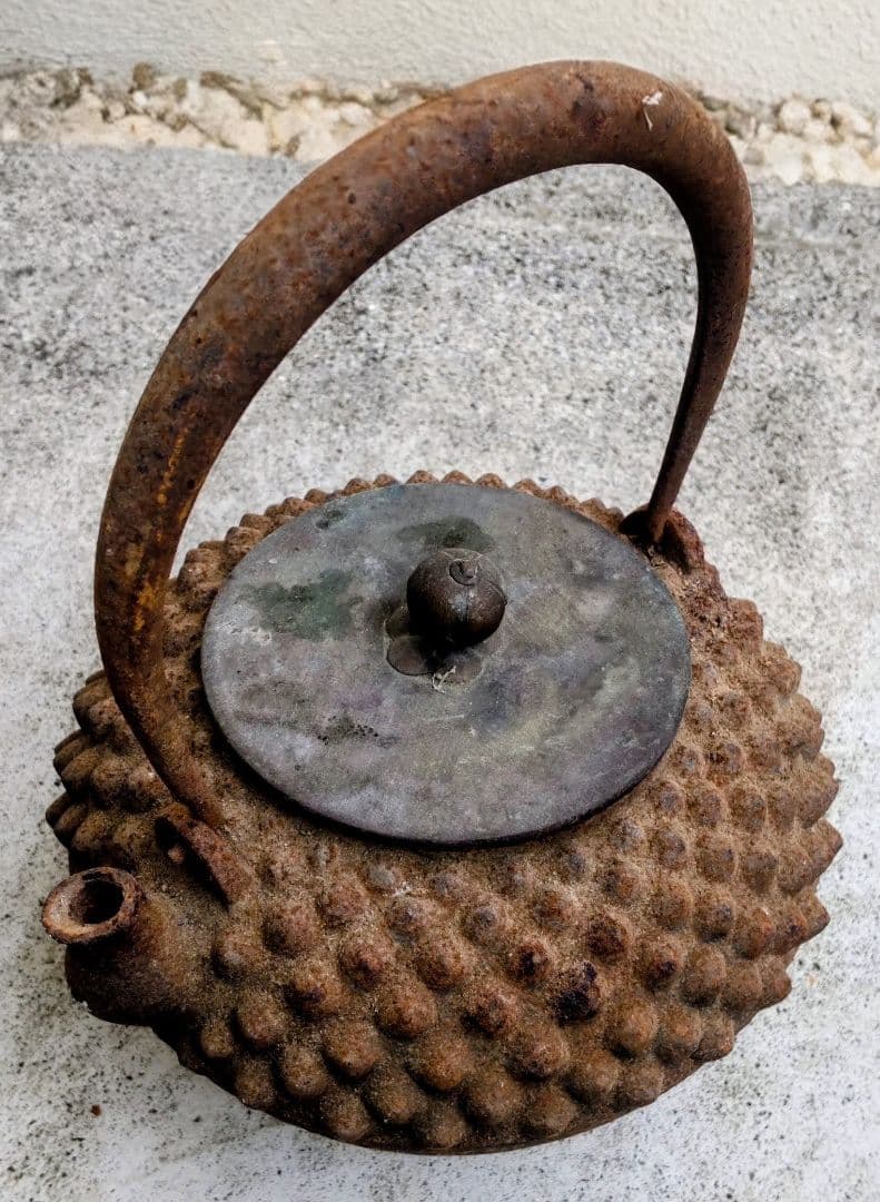 てつ 用の美を感じる器／龍文堂造 鬼あられ／他の人買わないでね