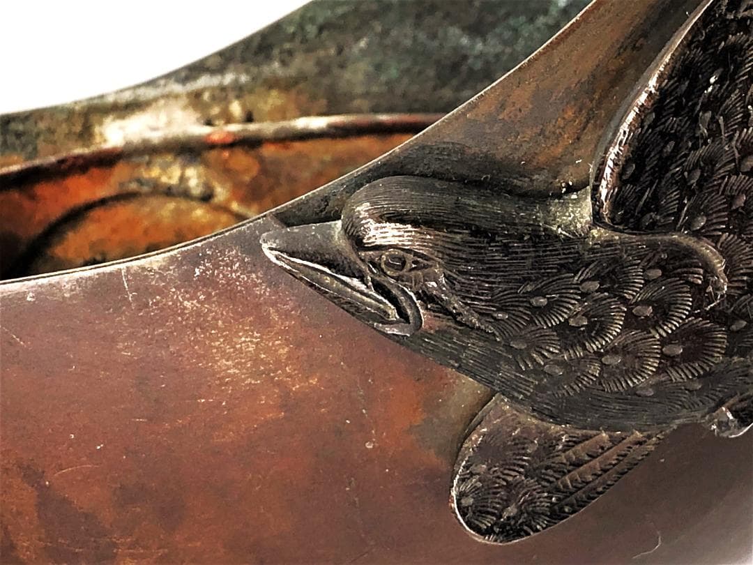 【 三日月形砂張吊花生 】　不如帰赤銅彫金　江戸～明治時代