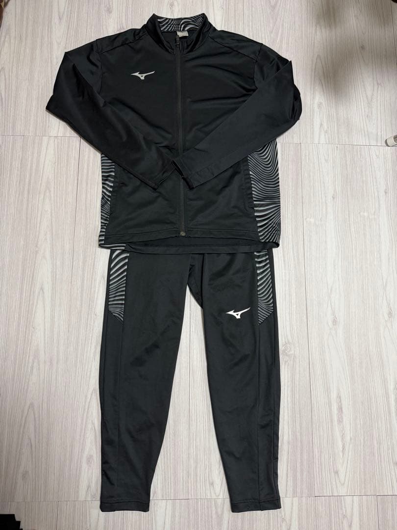 Mizuno ブラック、ホワイトジャージ上下セット