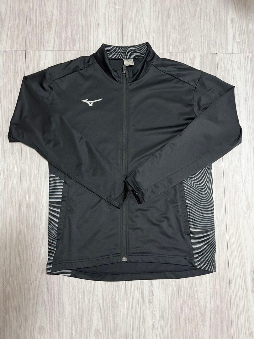 Mizuno ブラック、ホワイトジャージ上下セット