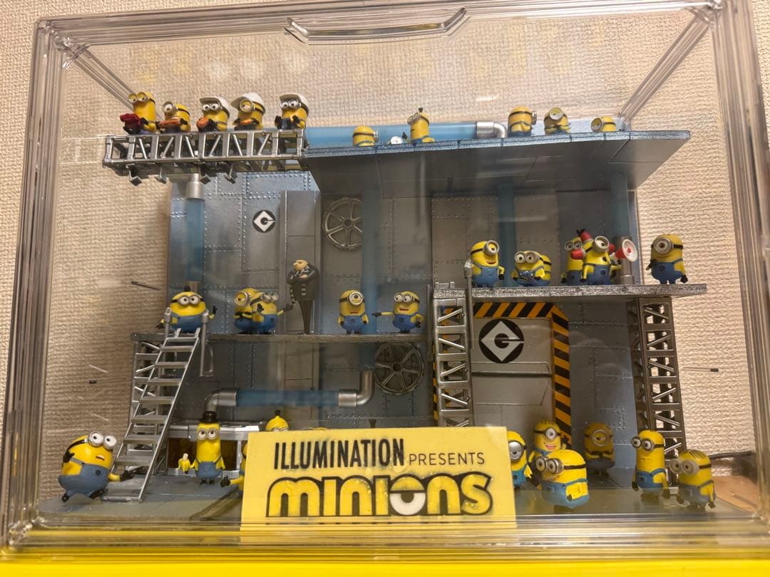 ミニオンズ　ジオラマ　『ミニオン工場』 ミニオン44体＋グルー1体