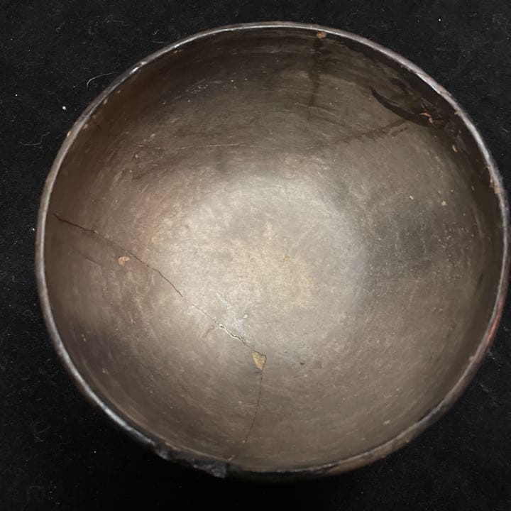 ペルー　地上絵のナスカの土中から発掘された土器です