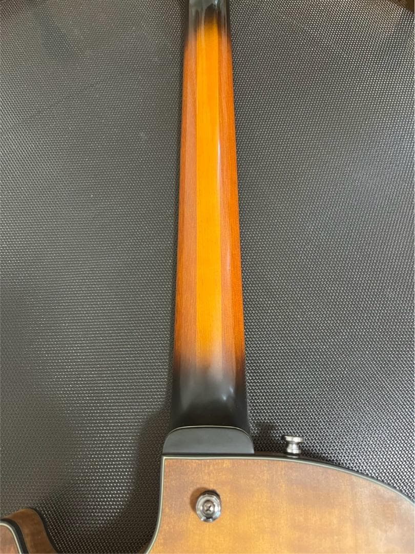 Ibanez AGS83B レスポールシェイプのセミアコ