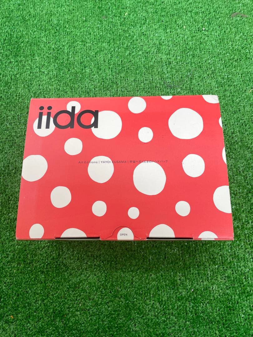 【新品未使用】草間彌生　iida ガラケー　宇宙へ行くときのハンドバッグ