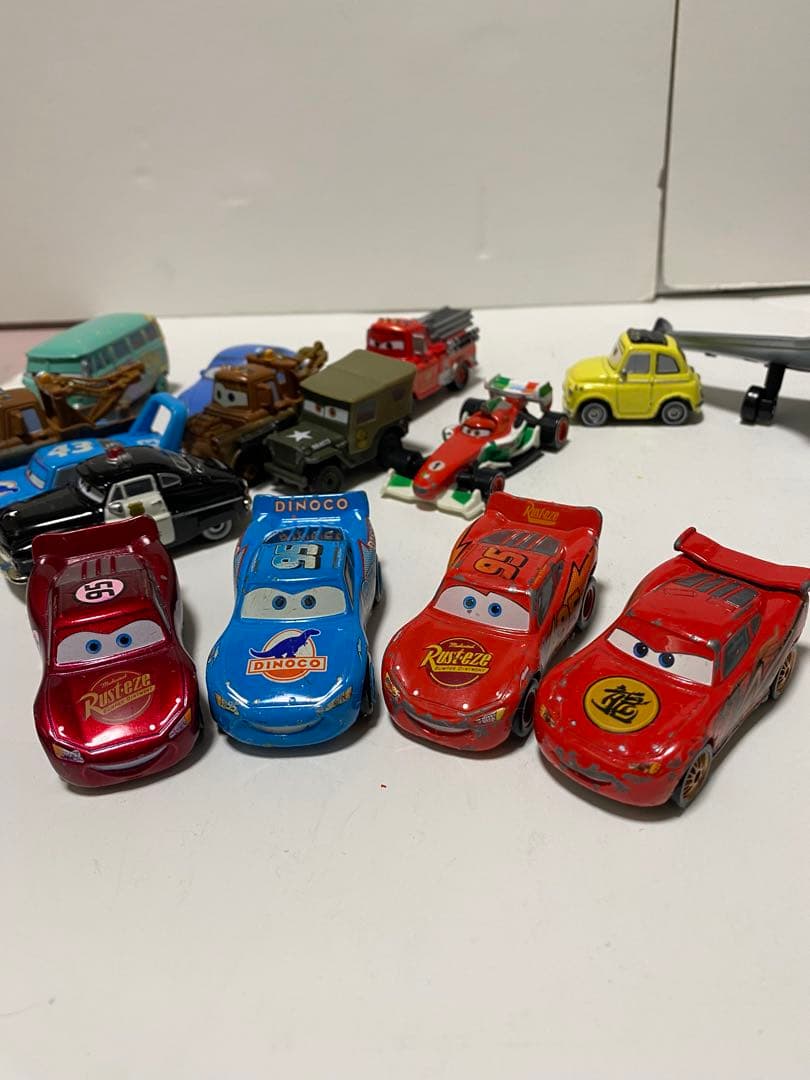 ディズニー カーズ トミカ たくさんのせよう!大きなマックトレーラー&シドレー