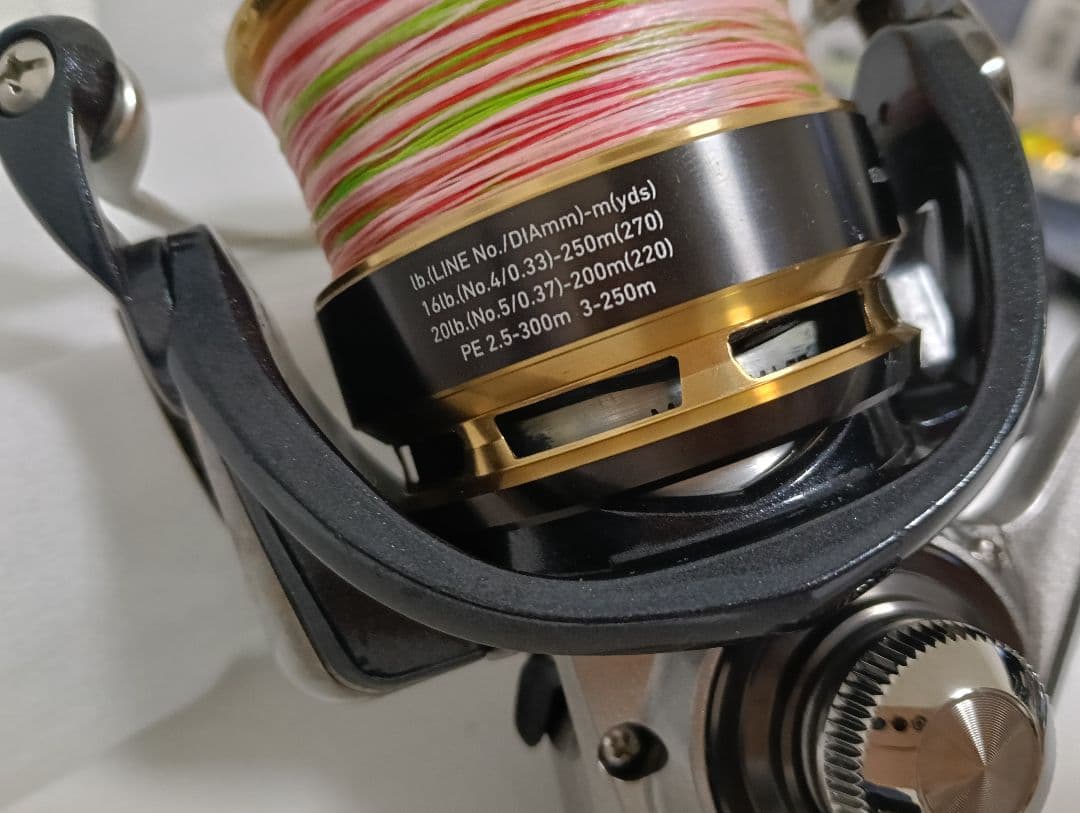 ​【美品】ダイワ 15 ヴァデル 4000H（DAIWA VADEL）