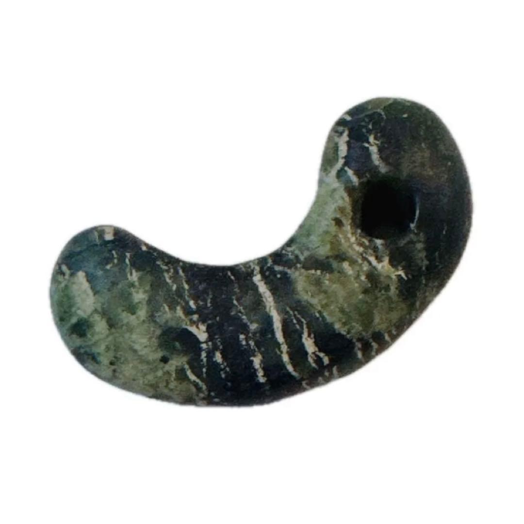 勾玉　古墳時代　縄文時代　古美術　まだら模様　貴重　34×17×8mm 土出　緑