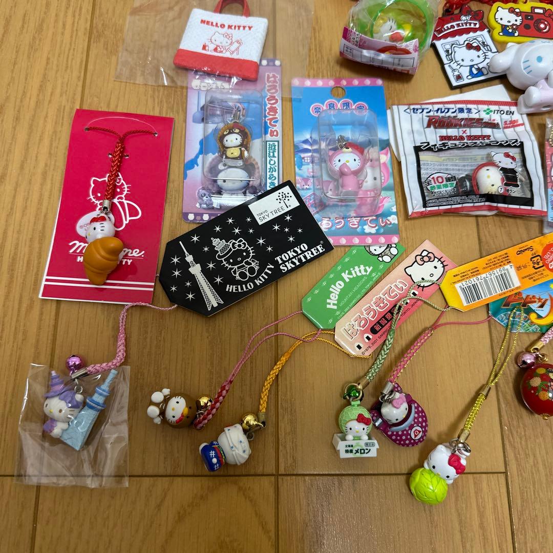 サンリオ ご当地キティ ストラップ タオル カプセルトイ フィギュア USJ