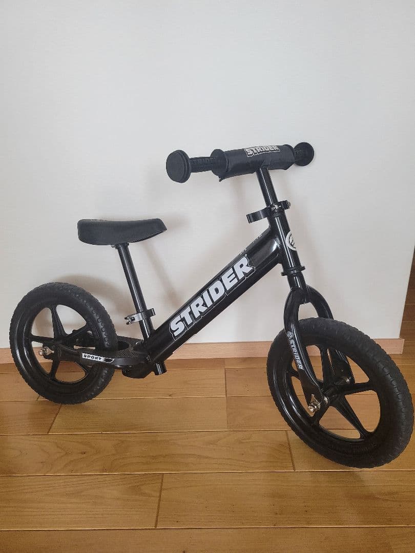 STRIDER バランスバイク ブラック