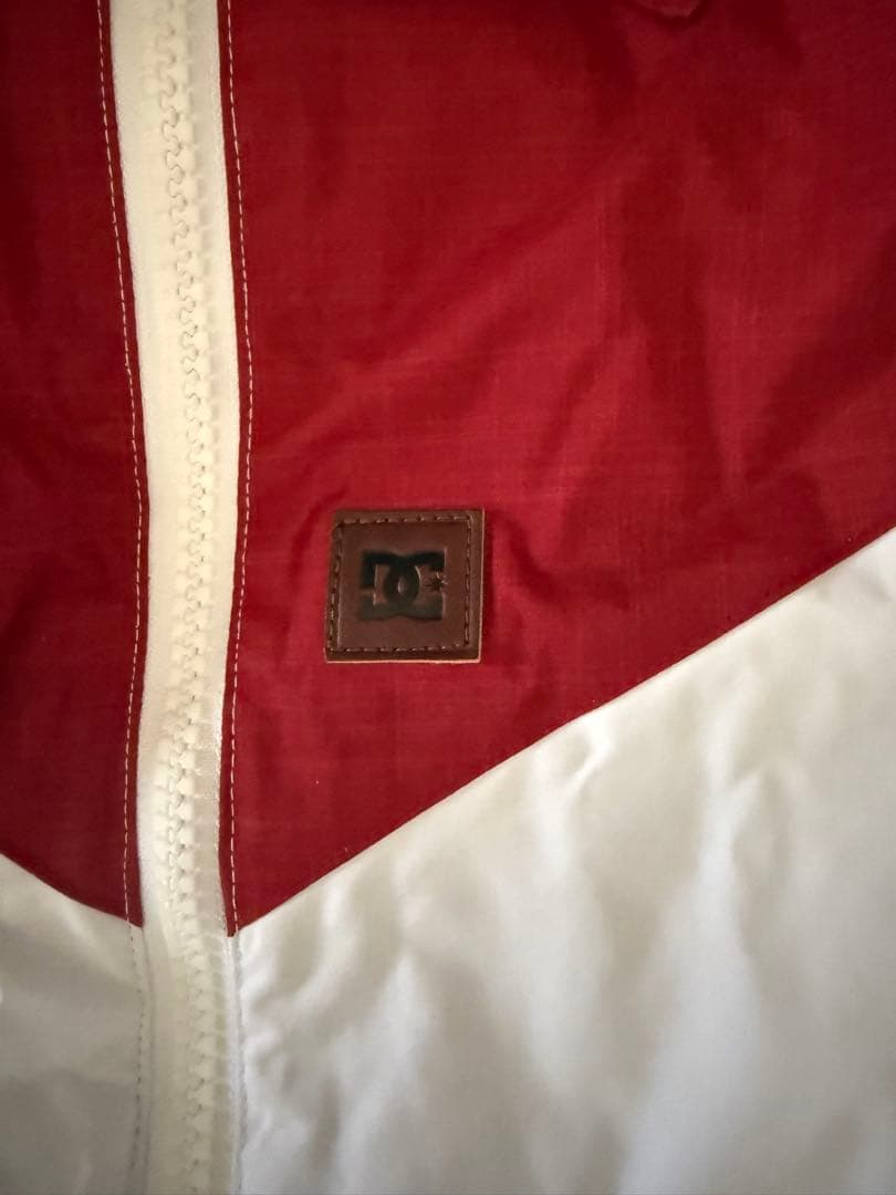 DC フード付きロングジャケット 白/赤/黒