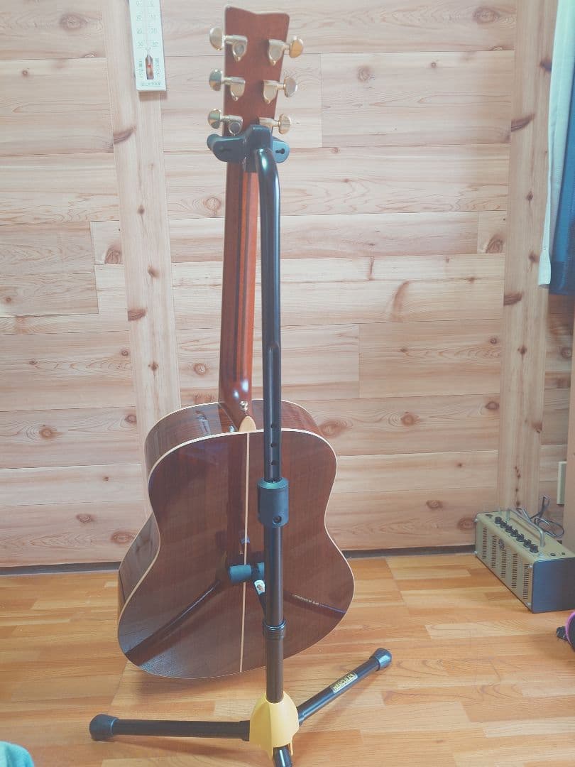 ヤマハＬＬ１６ARE アコースティックギター　ストラップ・サービス品付き