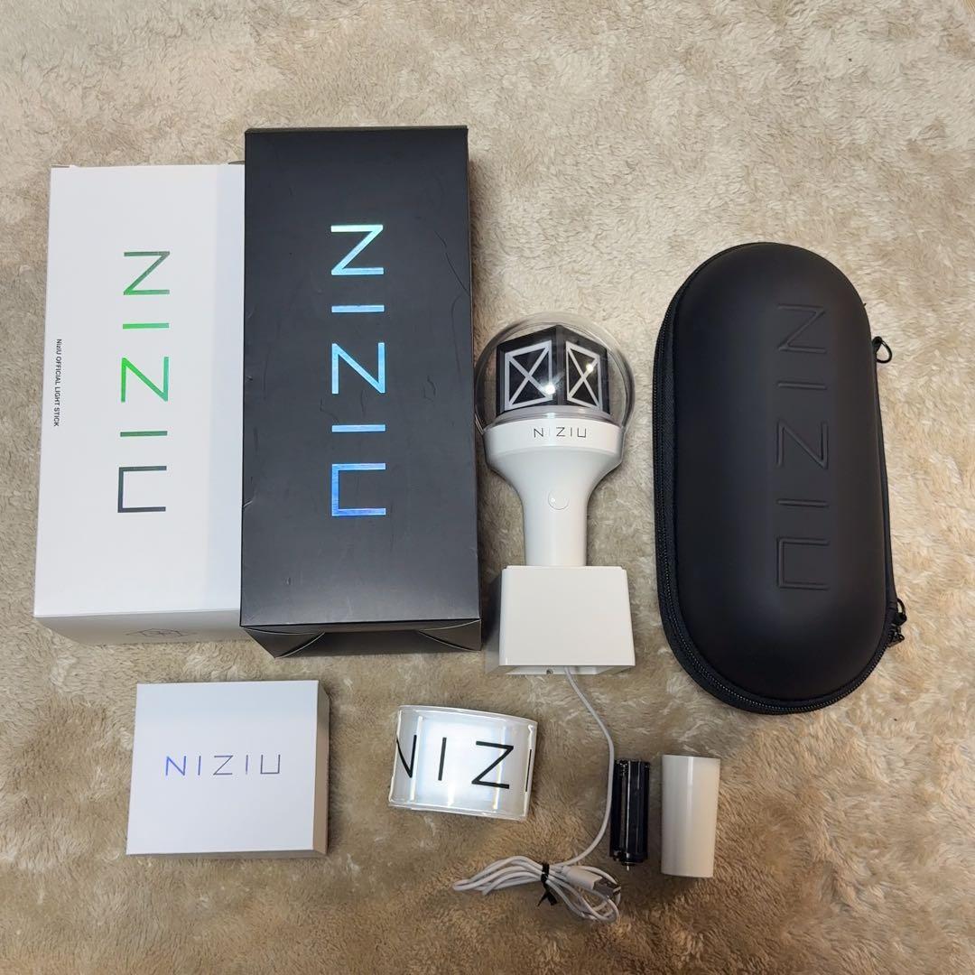 NiziU OFFICIAL LIGHT STICK ペンライト　ケース
